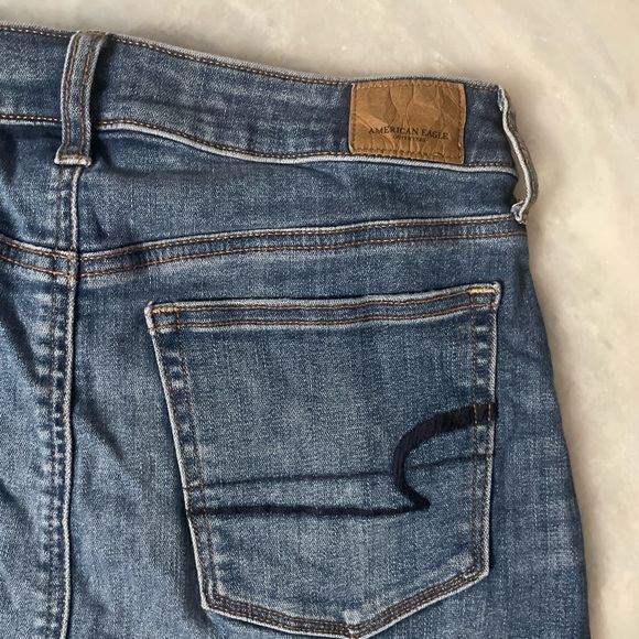 American Eagle Women’s Blue Denim Super Stretch X Distressed Jean Skirt Size 4 - Picture 6 of 10